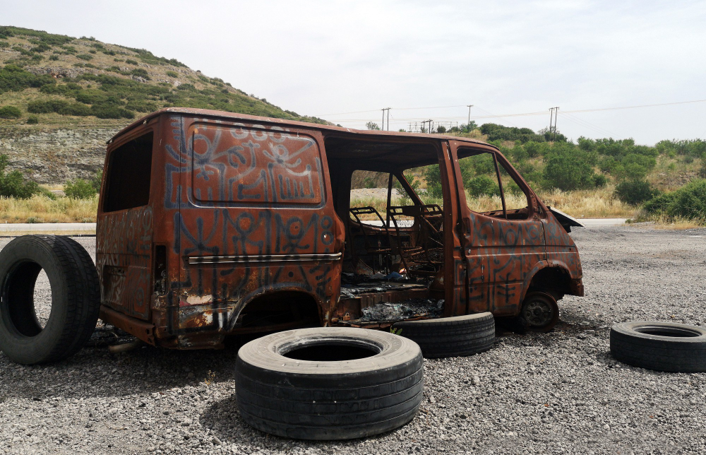 abandoned-burnt-out-car